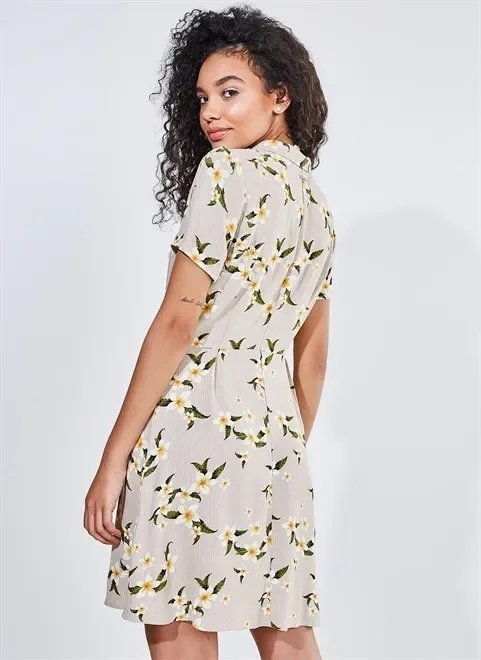vestido curto estampa floral vestido curto estampa floral