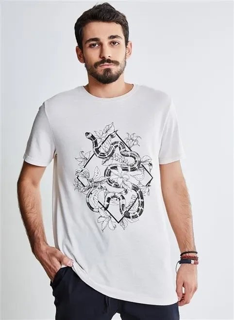 camiseta off-white com estampa camiseta off-white com estampa