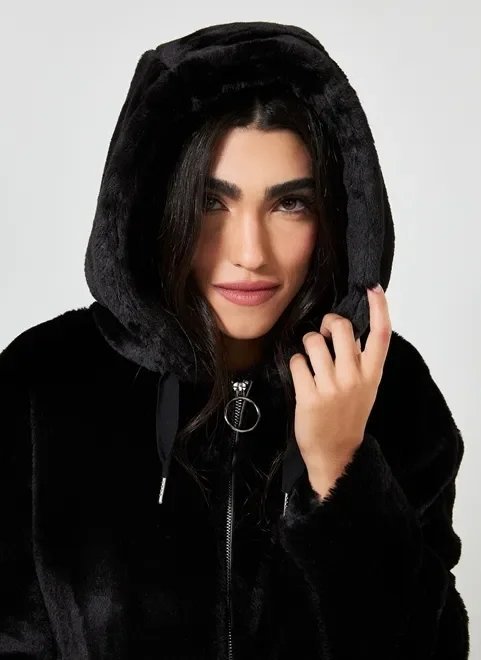 jaqueta com capuz e pelinhos jaqueta com capuz e pelinhos