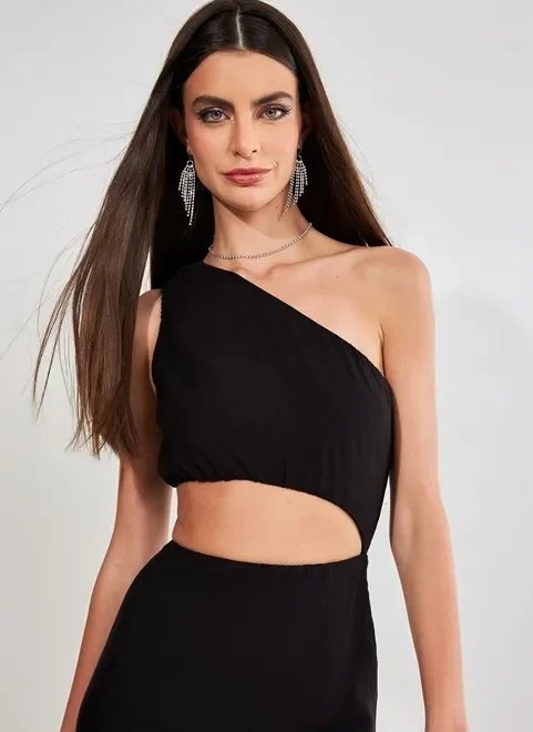 vestido com recorte e ombro único vestido com recorte e ombro único