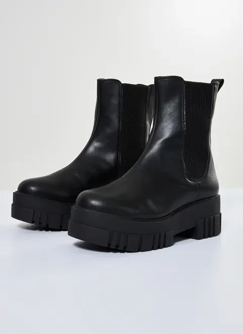 coturno preto tratorado com elástico coturno preto tratorado com elástico