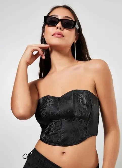 cropped sem alça preto cobra cropped sem alça preto cobra