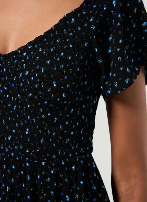 vestido macaquinho preto florzinhas azuis vestido macaquinho preto florzinhas azuis