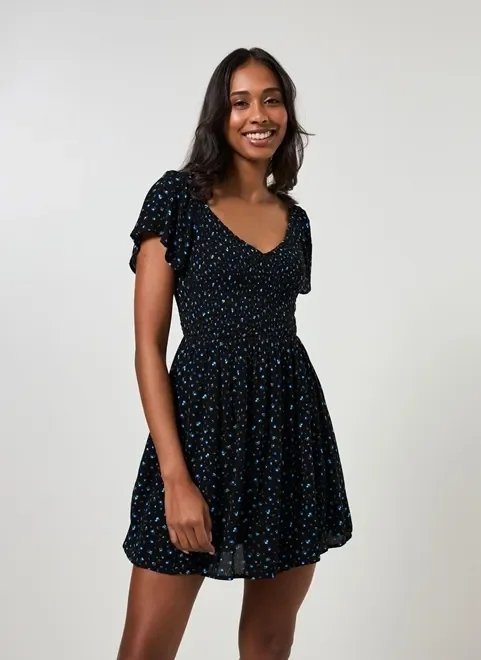 vestido macaquinho preto florzinhas azuis vestido macaquinho preto florzinhas azuis