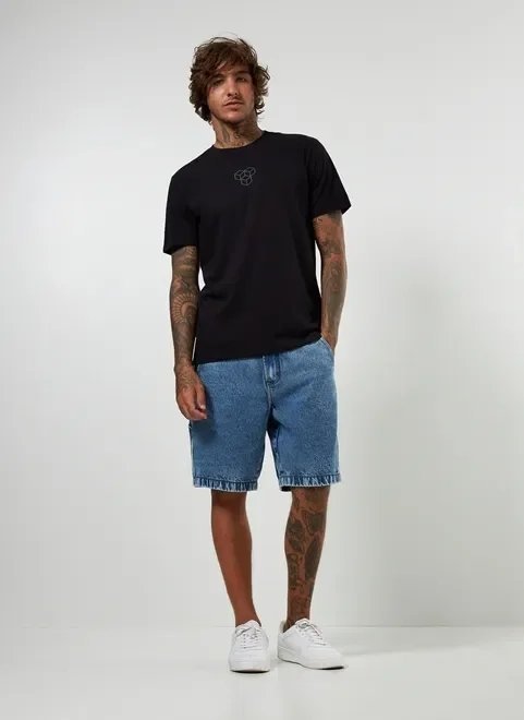 camiseta preta estampa de cubos camiseta preta estampa de cubos