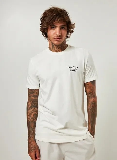 camiseta com estampa skate nas costas camiseta com estampa skate nas costas