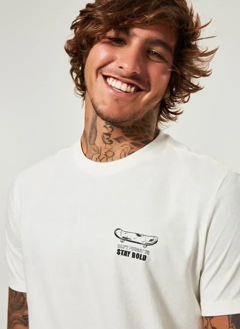 camiseta com estampa skate nas costas camiseta com estampa skate nas costas