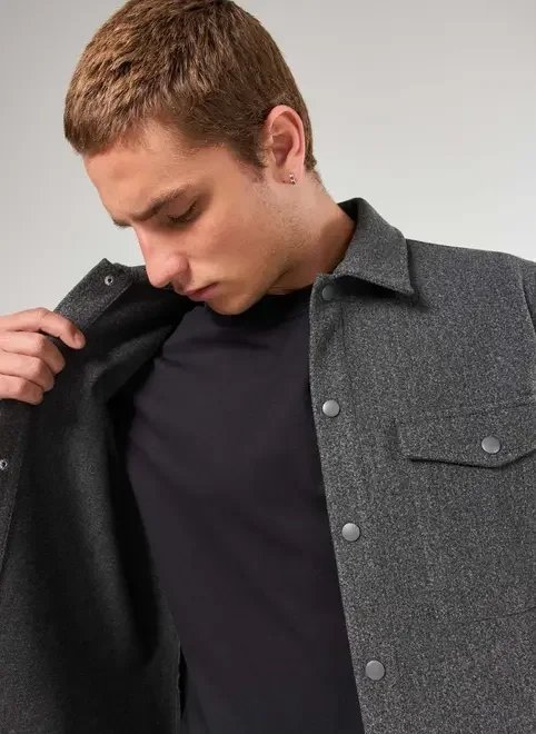 jaqueta estilo camisa em lã batida jaqueta estilo camisa em lã batida