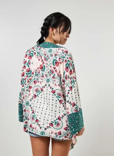 kimono fluído mix de estampas kimono fluído mix de estampas