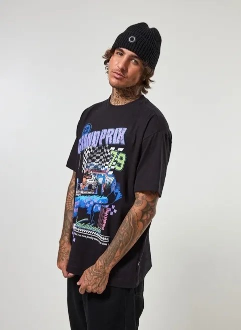 camiseta oversized preta estampa racing camiseta oversized preta estampa racing