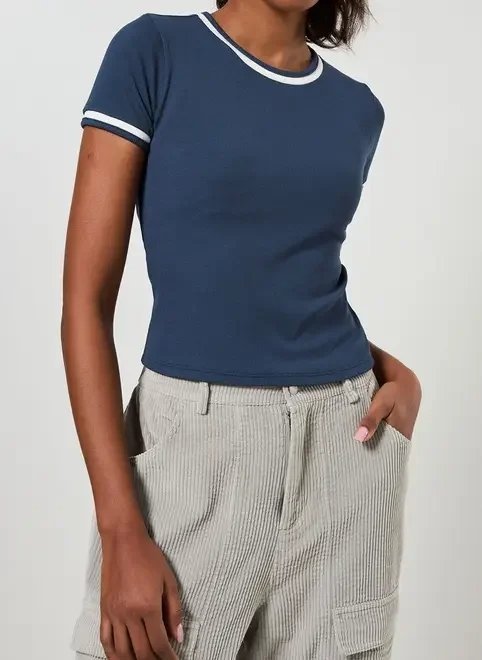 blusa azul marinho acabamentos off-white blusa azul marinho acabamentos off-white