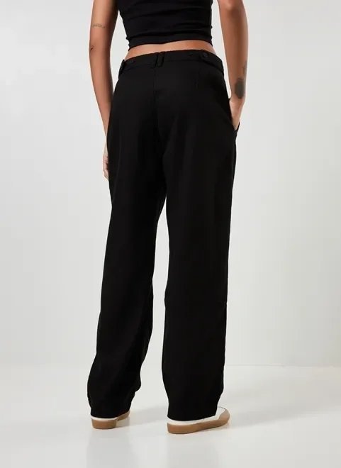 calça chino em sarja preta cintura baixa calça chino em sarja preta cintura baixa