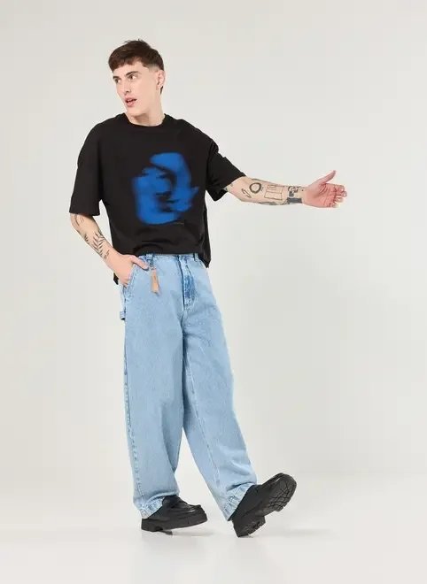 calça baggy jeans com chaveiro calça baggy jeans com chaveiro