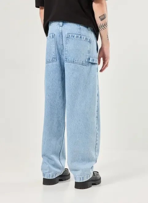 calça baggy jeans com chaveiro calça baggy jeans com chaveiro