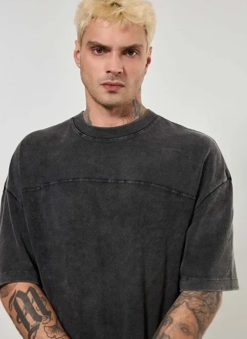 camiseta oversized em malhão marmorizado camiseta oversized em malhão marmorizado