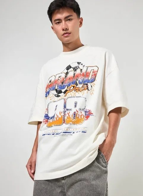 camiseta oversized em malhão racing camiseta oversized em malhão racing