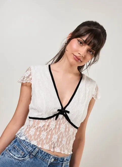 blusa rendada off-white com preto blusa rendada off-white com preto
