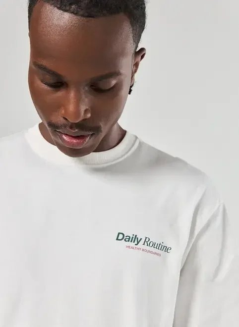 camiseta comfort off-white routine camiseta comfort off-white routine