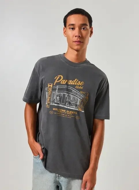 camiseta preta estonada box hotel camiseta preta estonada box hotel