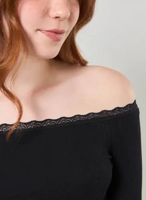 cropped manga longa com renda cropped manga longa com renda